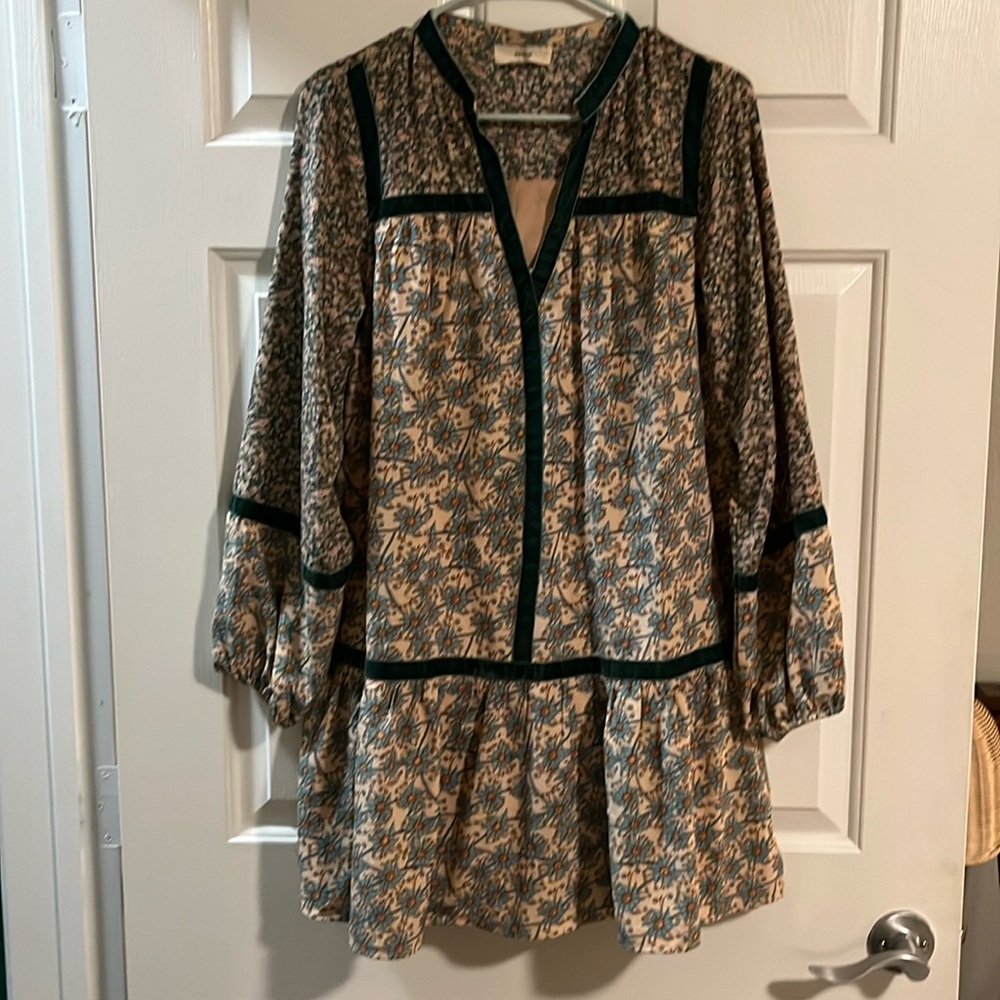 Entro floral dress with velvet detailing